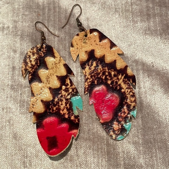 Southwest Style Leather Earrings - Picture 3 of 5